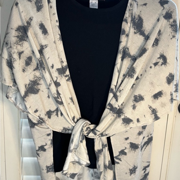 Jones New York XL Black Ribbed Top and sweater bundle of 2 tie up‎ boxy fit - Picture 5 of 10